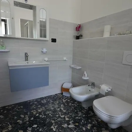 Case Franzero ゲストハウス Levice